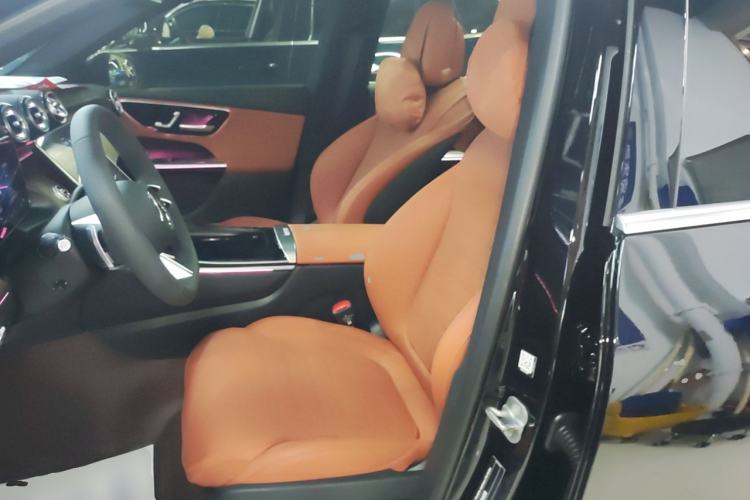 Used Mercedes-Benz GLC 2025 Refreshed GLC 300 L 4MATIC Dynamic Version 5 Seats
