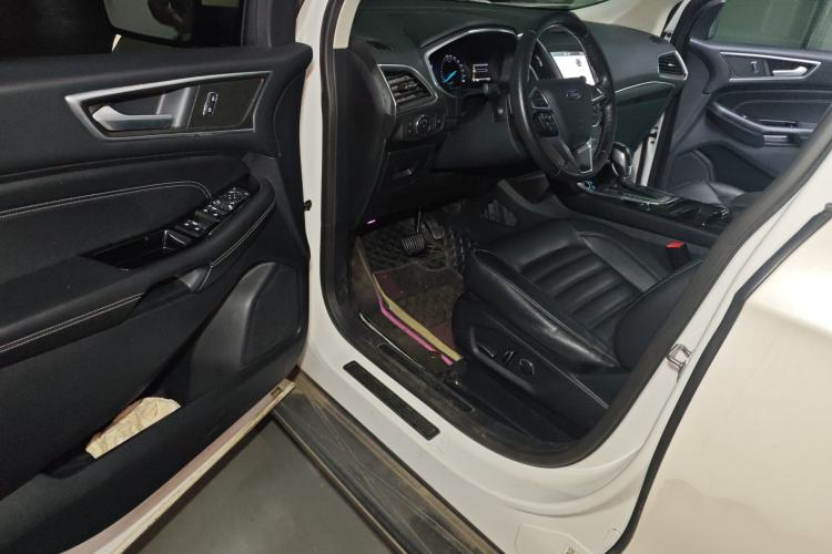 Used Ford Edge 2018 EcoBoost 245 Two-Wheel-Drive Titanium 7-Seater China VI Standard
