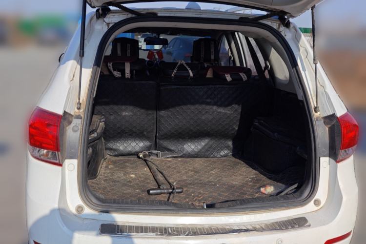 Used Haval H6 2016 Upgraded Model 1.5T Manual Two-Wheel Drive Elite Version
