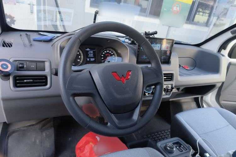 Used Wuling Yangguang 2024 300km Range Practical Window-Sealed Version 75kW
