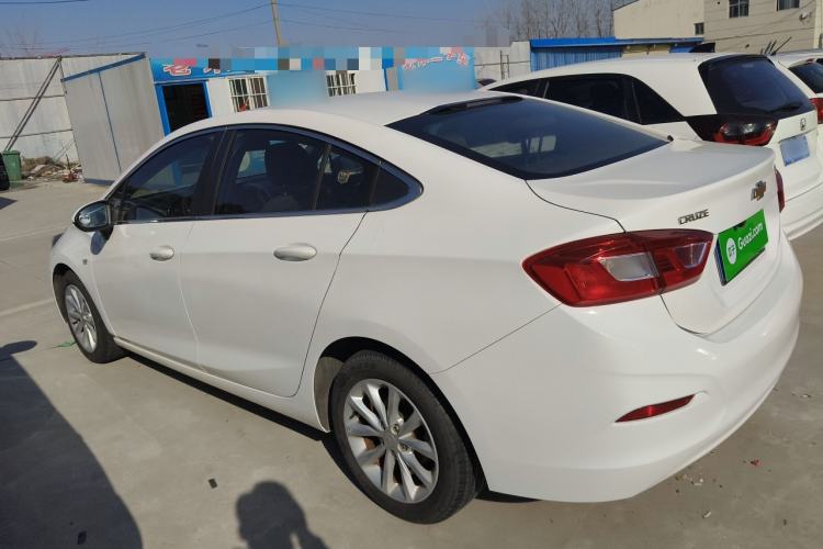 Used Chevrolet Cruze 2017 1.5L Automatic Pioneer Sunroof Edition
