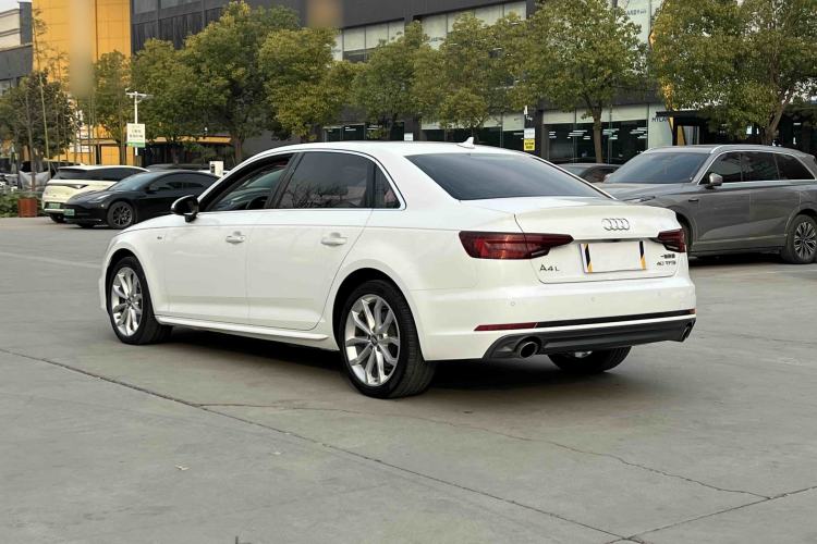 Used Audi A4L 2018 30th Anniversary Edition 40 TFSI Fashion Model
