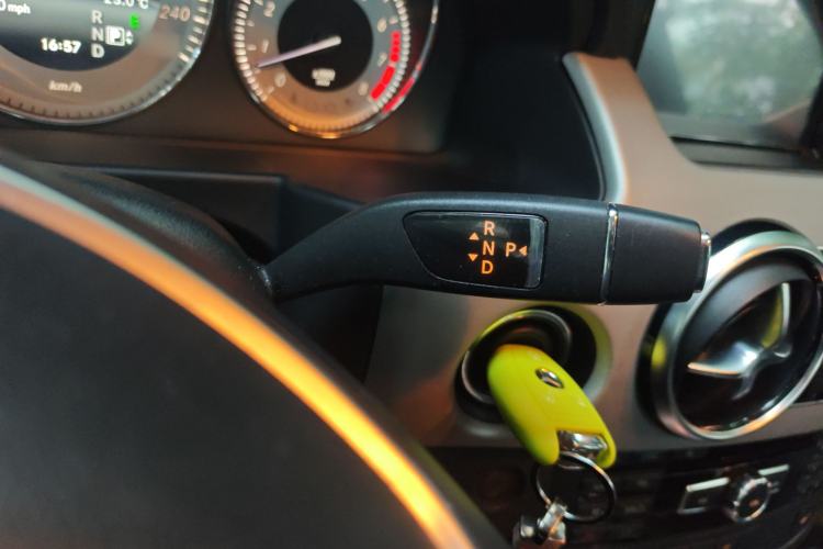 Used Mercedes-Benz GLK-Class 2013 GLK 300 4MATIC Dynamic Sunroof Model
