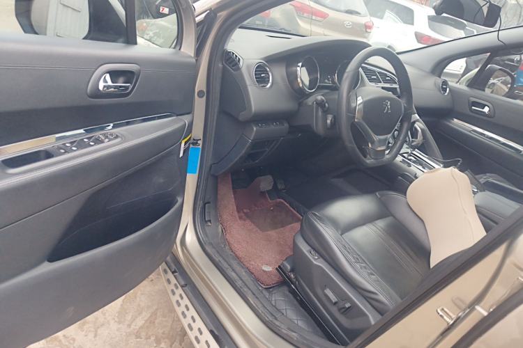 Used Peugeot 3008 2015 2.0L Automatic Trend Edition
