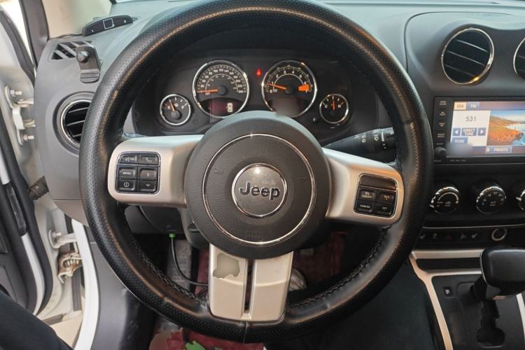 Used  Compass 2014 Revised Version 2.4L Four-Wheel Drive Luxury Navigation Edition