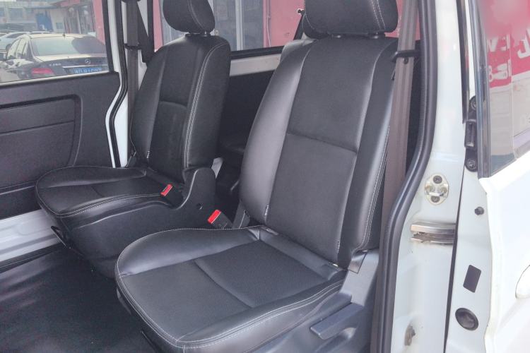 Used Jinbei Gold Hiace M Classic 2022 1.5L Travel Lion Passenger Van 7 Seats
