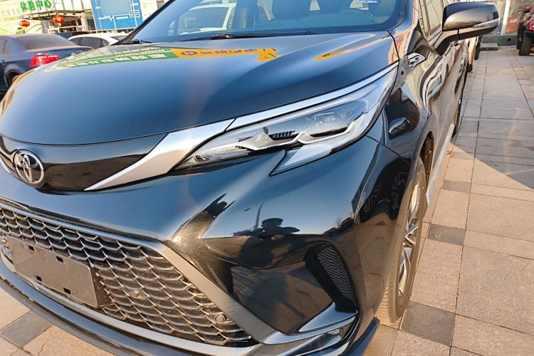 Used Toyota Granvia 2026 Model 2.5L Hybrid Luxury Edition