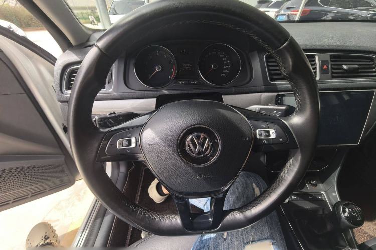 Used Volkswagen Lavida 2017 1.6L Manual Comfort Edition