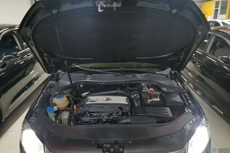 Used Volkswagen Magotan 2013 1.8TSI Luxury Model
