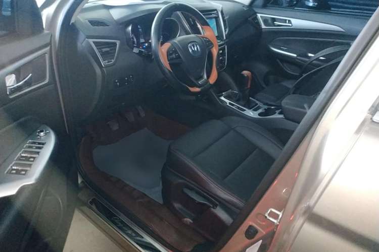 Used Changan CS75 2016 2.0L Manual Luxury Version China V Standard
