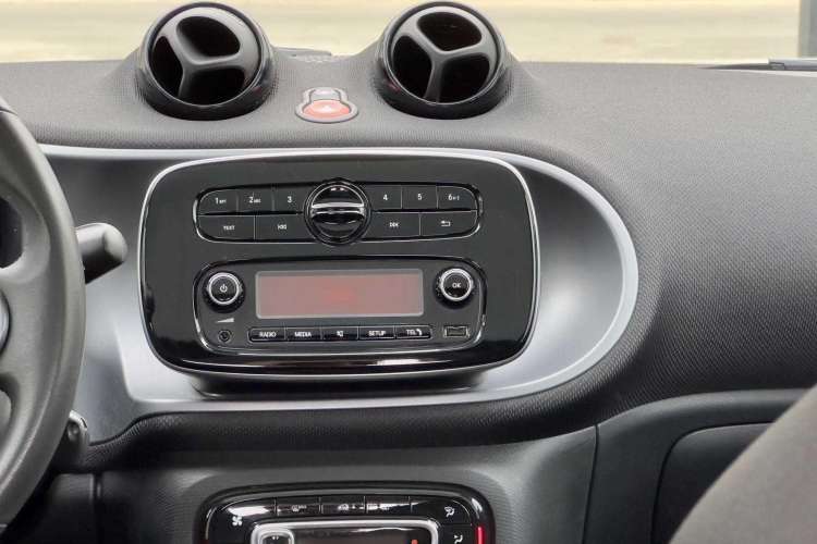 Used  fortwo 2015 1.0L 52 kW Hardtop Passion Edition
