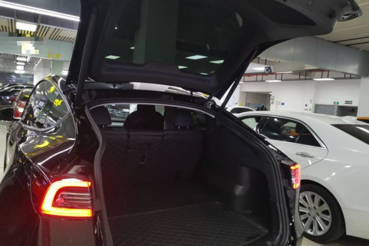 Used Tesla Model Y 2023 Long-Range All-Wheel-Drive Version