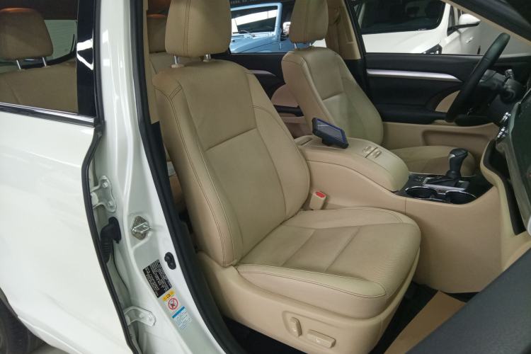 Used Toyota Highlander 2018 2.0T Four-Wheel Drive Luxury Version 7 Seats China VI Standard