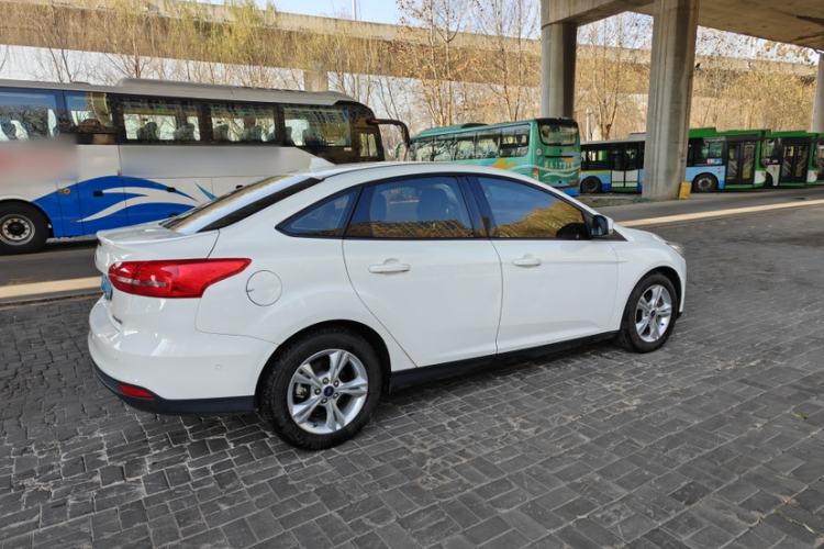 Used Ford Focus 2015 Sedan 1.6L Automatic Comfort Model
