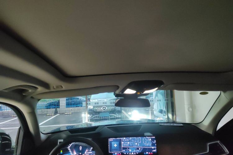 Used BMW X5 2023 xDrive 30Li Luxury M Sport Package
