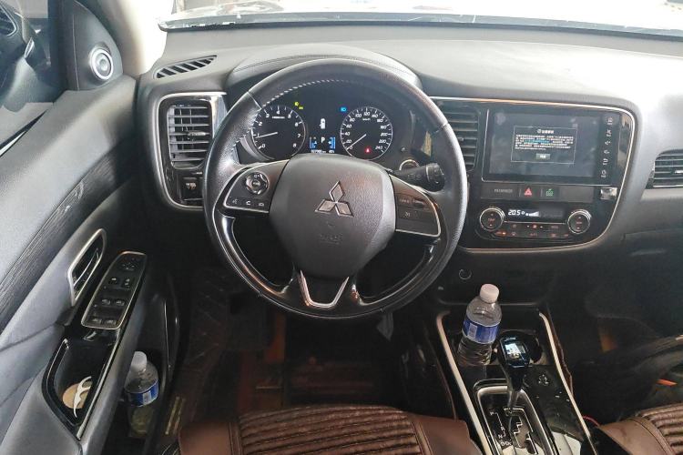 Used Mitsubishi Outlander 2020 2.0L Two-Wheel Drive Enjoyment Version 5 Seats
