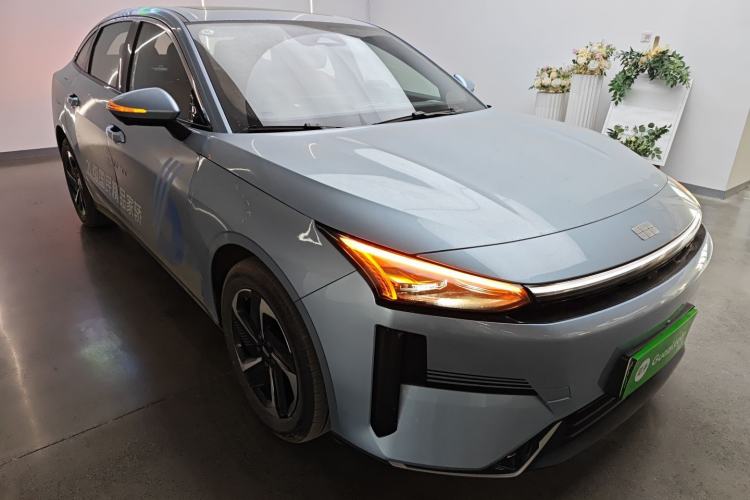 Used  L6 2025 EM-i 140km Starship Edition
