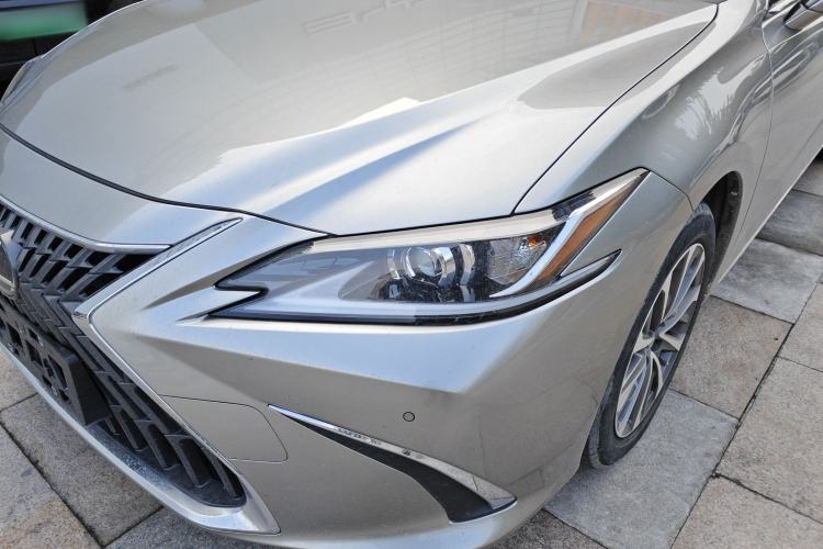 Used Lexus ES 2023 200 Excellence Edition

