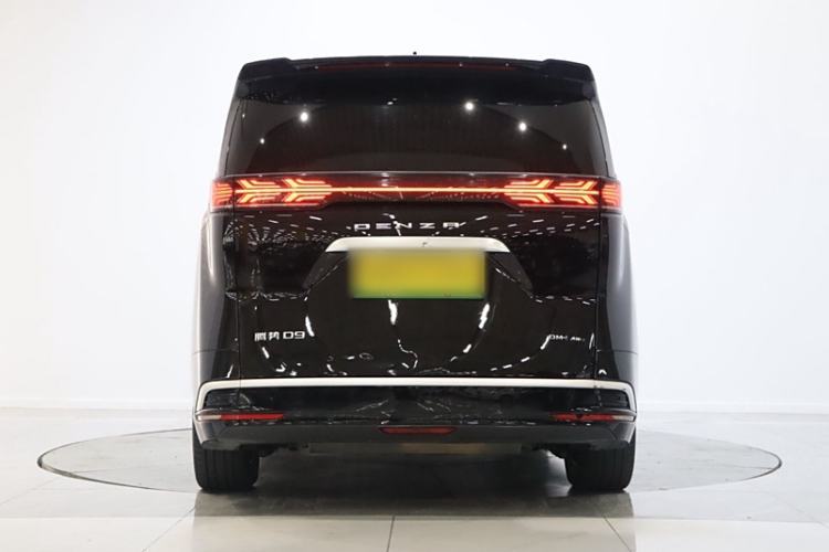 Used Denza D9 2022 DM-i 970 Four-Wheel Drive Flagship Model
