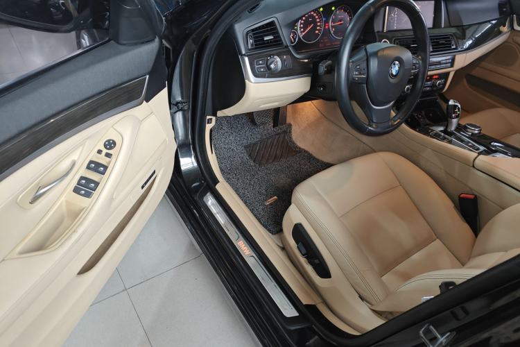 Used BMW 5 Series 2014 525Li Luxury Design Package
