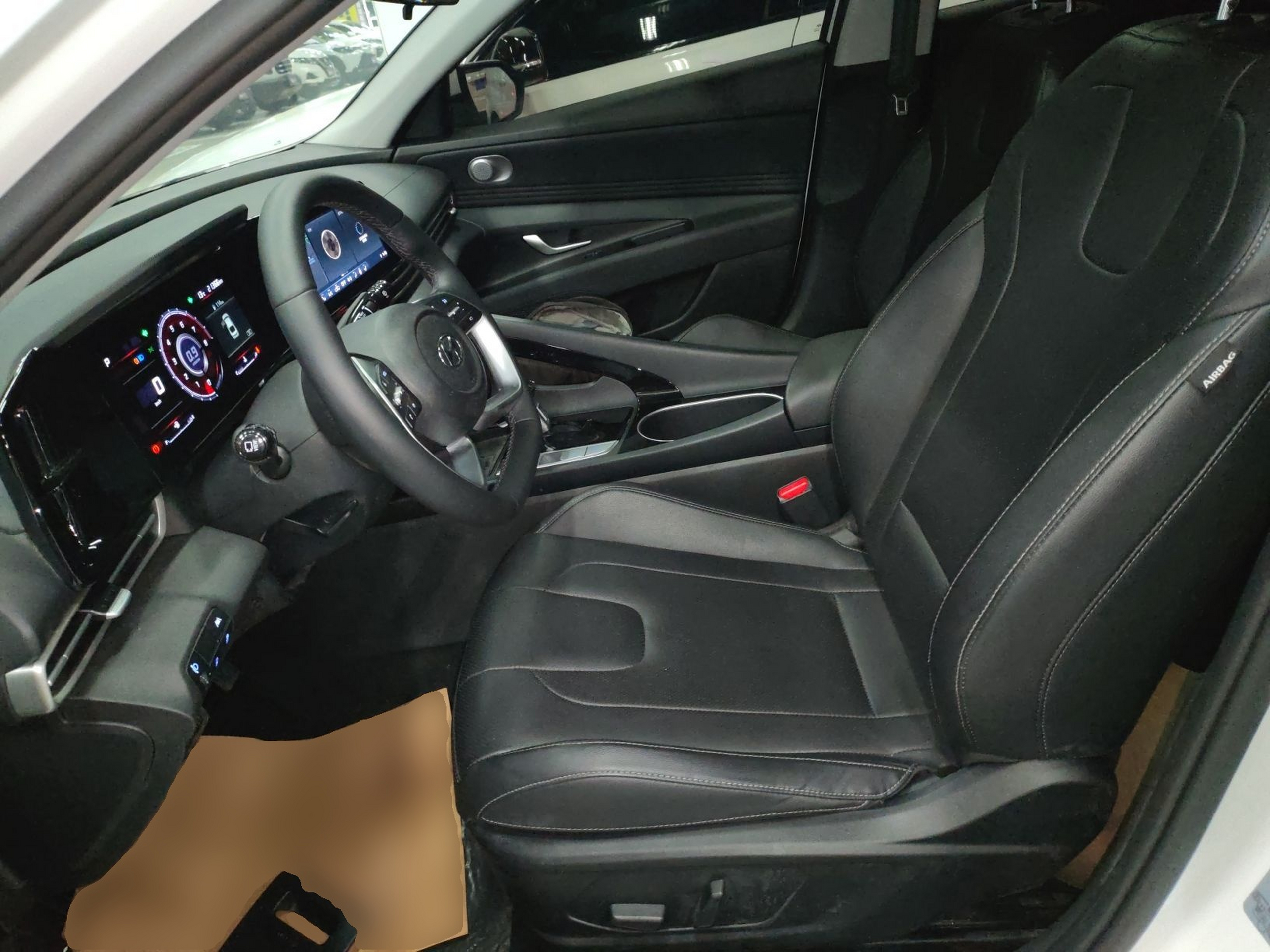 Переднее сиденье в автомобиле