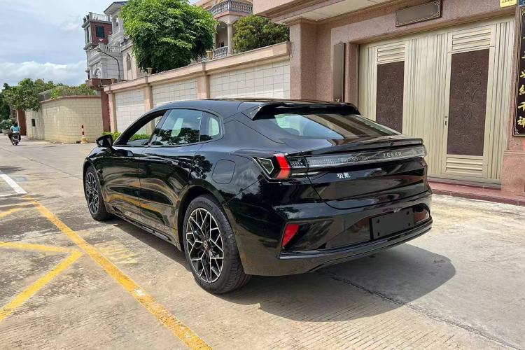 Used Zeekr 001 2025 WE Edition 95 kWh All-Wheel Drive
