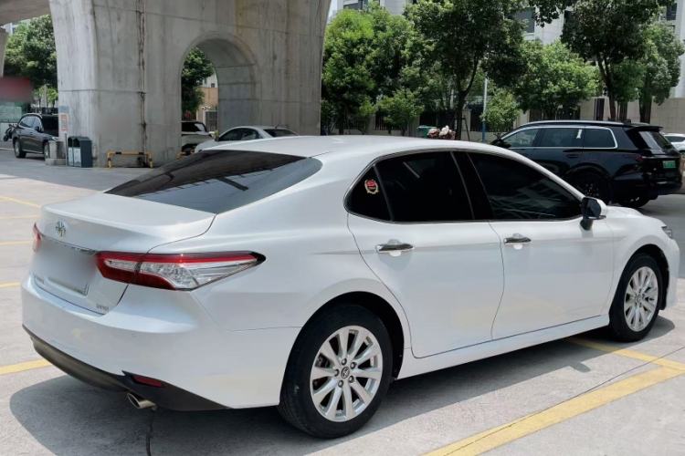 Used Toyota Camry 2019 Revised Version 2.0G Luxury Edition
