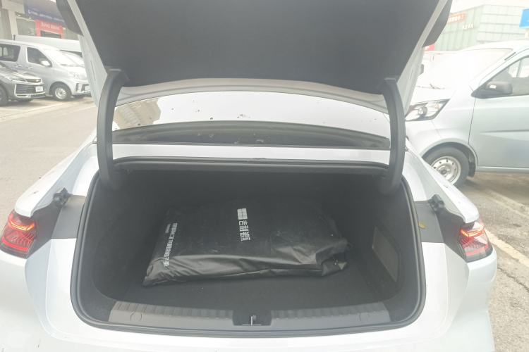 Used  E8 2025 700 km Long-Range Intelligent Driving Version
