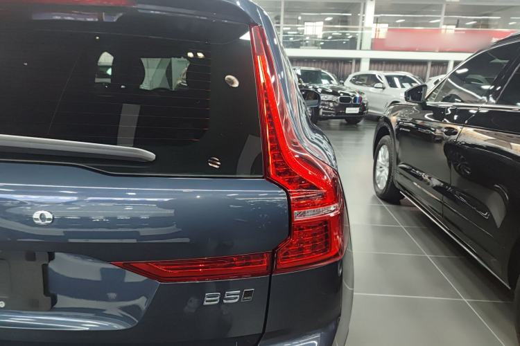 Used Volvo XC60 2023 B5 4x4 Smart Luxury Edition
