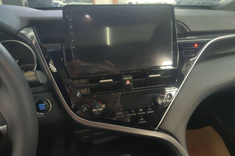 Used Toyota Camry 2021 2.0G Luxury Edition
