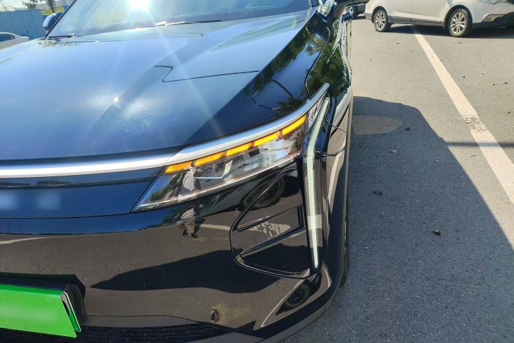 Used  Stellar C-DM 2025 100 Long-Range Plus Two-Wheel Drive
