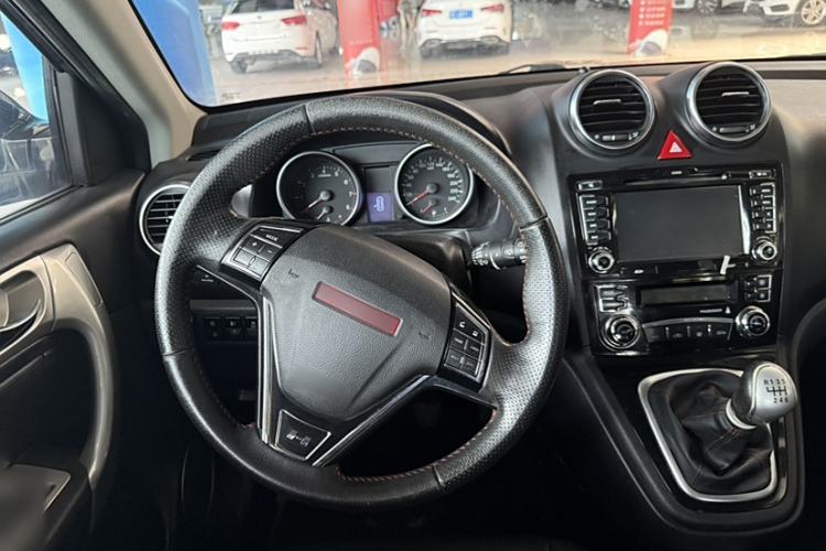 Used Haval H6 2015 Upgraded Model 1.5T Manual Two-Wheel Drive Elite Version
