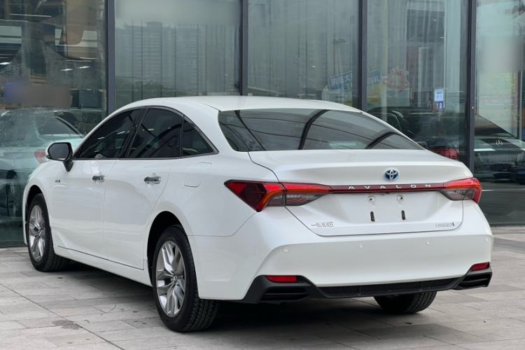 Used Toyota Avalon 2019 Dual-Engine 2.5L Luxury Edition China VI Standard