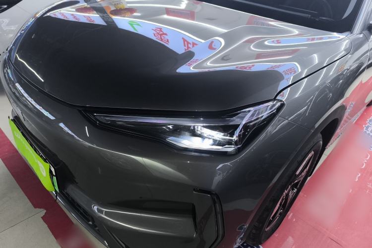 Used  E5 2024 440km Launch Edition
