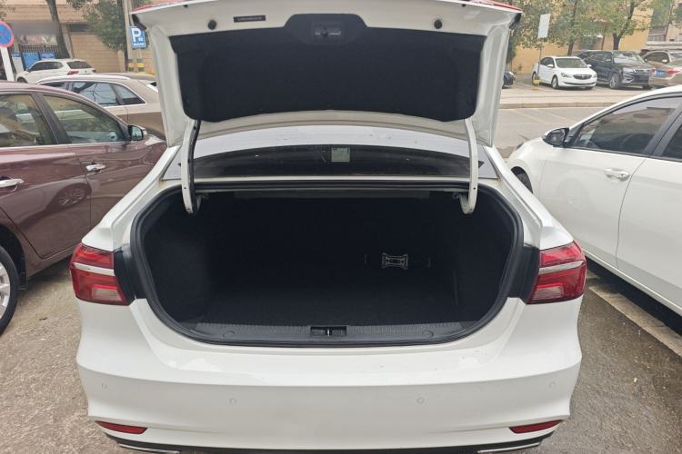 Used Roewe i6 2017 20T Automatic Internet Smart Edition