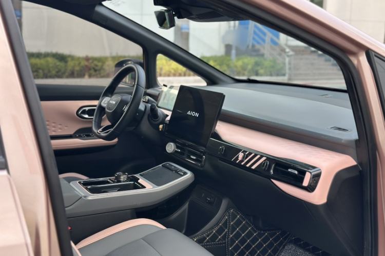 Used AION Y 2022 70 Tech Edition Lithium Iron Phosphate
