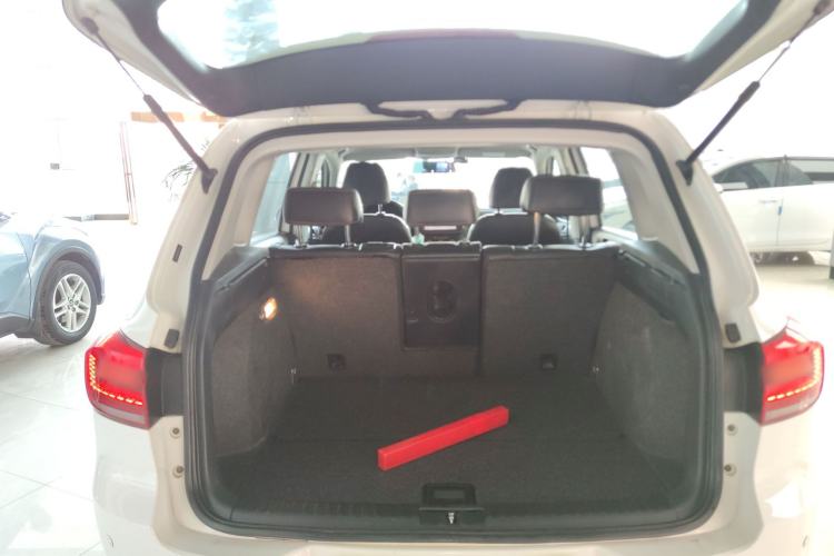 Used Volkswagen Tiguan L 2016 300TSI Automatic Two-Wheel Drive Trend Edition