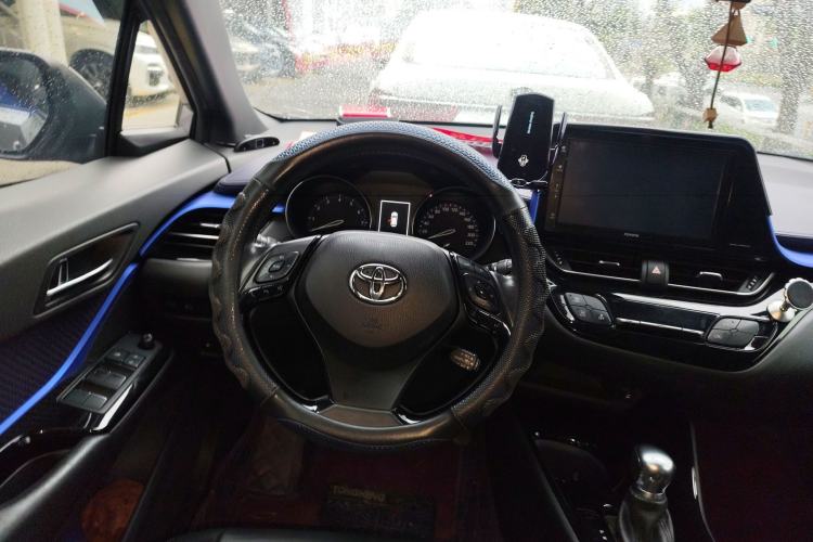 Used Toyota IZOA 2018 2.0L Yichi Version China VI Standard
