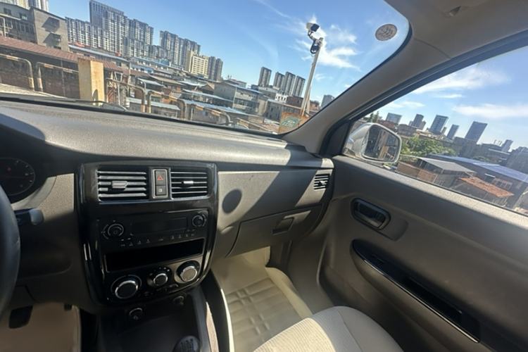 Used Wuling Rongguang V 2016 1.5L Standard Version
