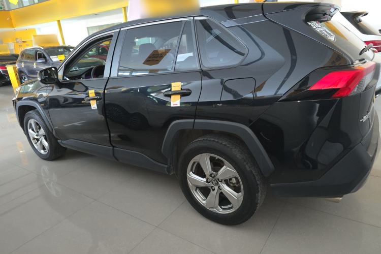 Used Toyota RAV4 2022 2.0L CVT Two-Wheel Drive Fashion Plus Edition
