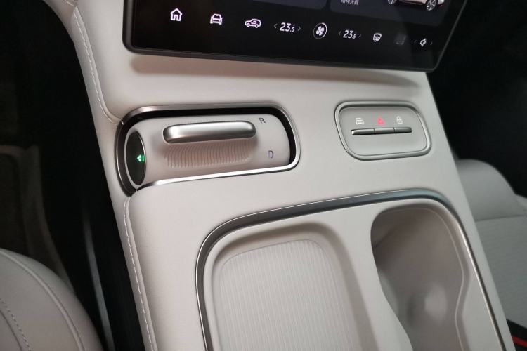 Used Nio ES6 2024 75 kWh
