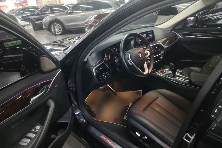 Used BMW 5 Series 2018 525Li Luxury Package
