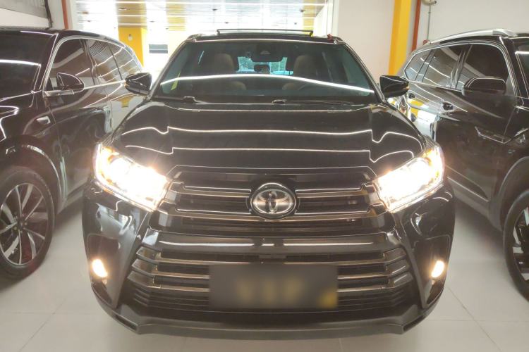 Used Toyota Highlander 2018 2.0T Four-Wheel Drive Knight Edition 7 Seats China VI Standard
