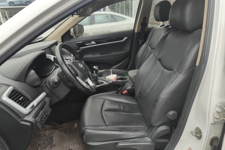 Used Dongfeng Aeolus AX7 2015 2.0L Manual Zhiyi Trim