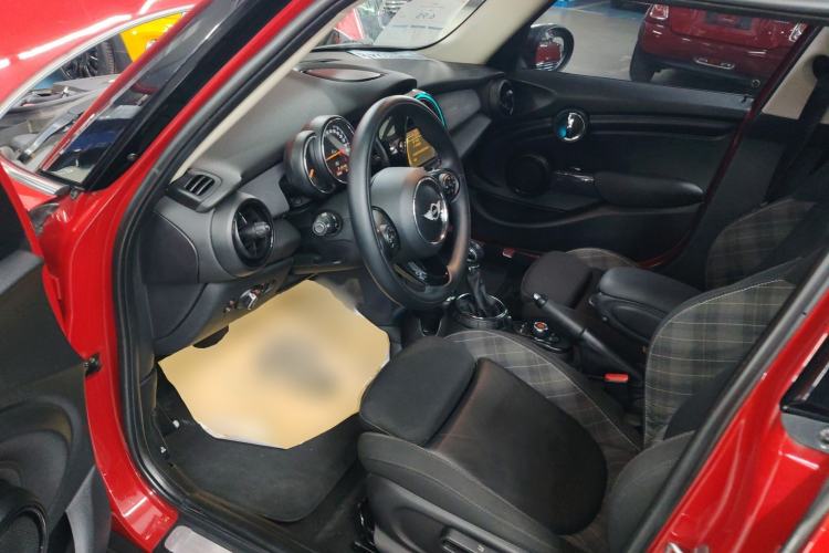 Used  MINI 2015 1.5T COOPER Fun Five-Door Edition
