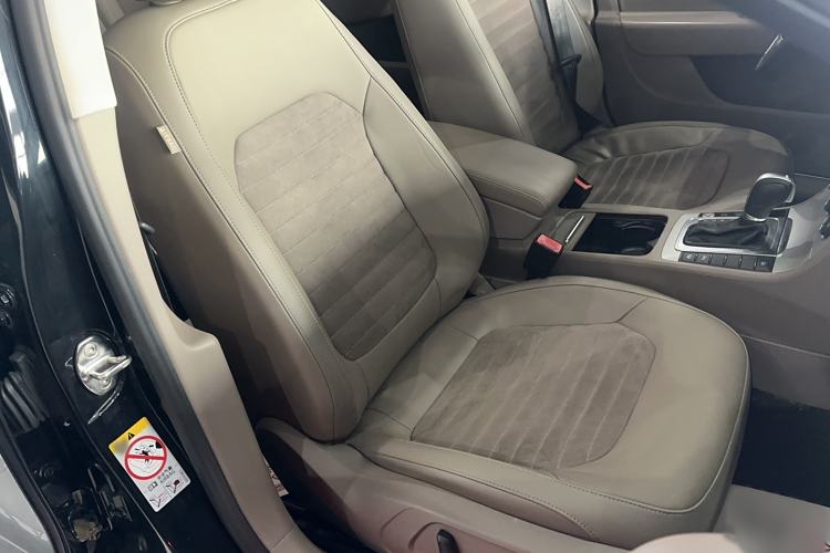 Used Volkswagen Magotan 2015 2.0 TSI Prestige Model
