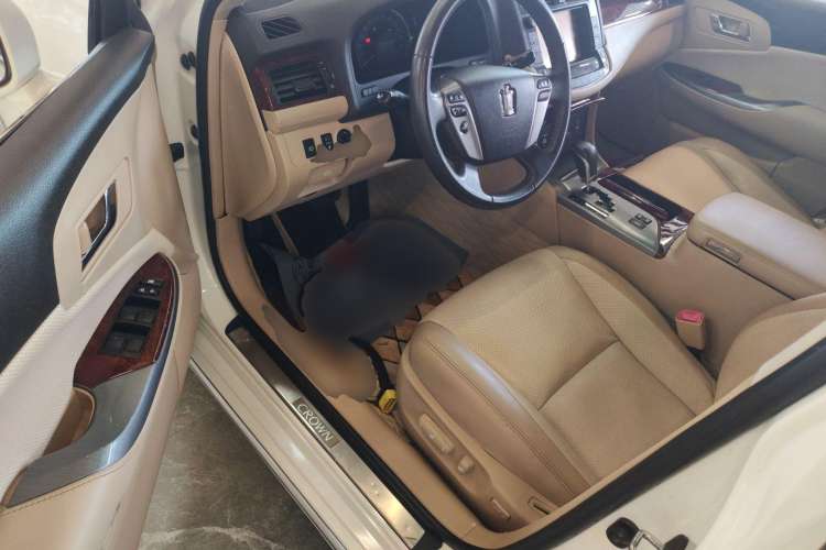 Used Toyota Crown 2012 2.5L Royal Navigation Edition
