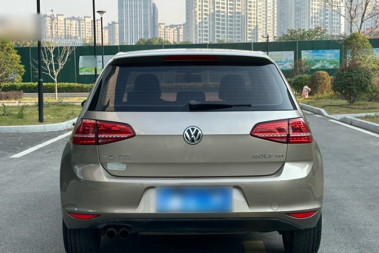 Used Volkswagen Golf 2016 230TSI Automatic Luxury Version
