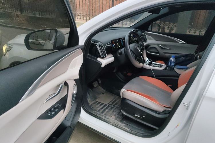 Used BYD Song Pro New Energy 2023 Champion Edition DM-i 71KM Navigation Model
