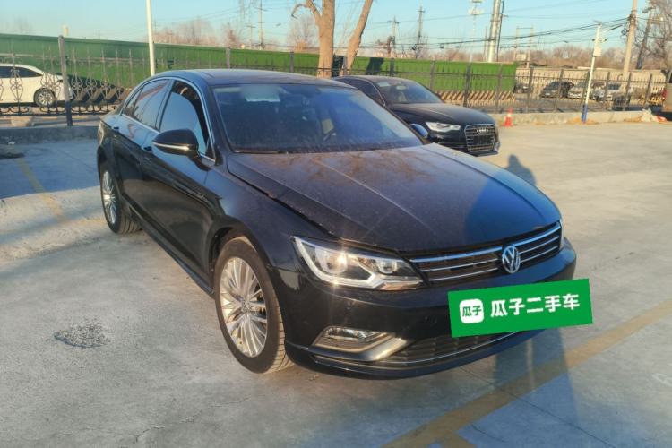 Used Volkswagen Lamando 2015 280TSI DSG Luxury Edition
